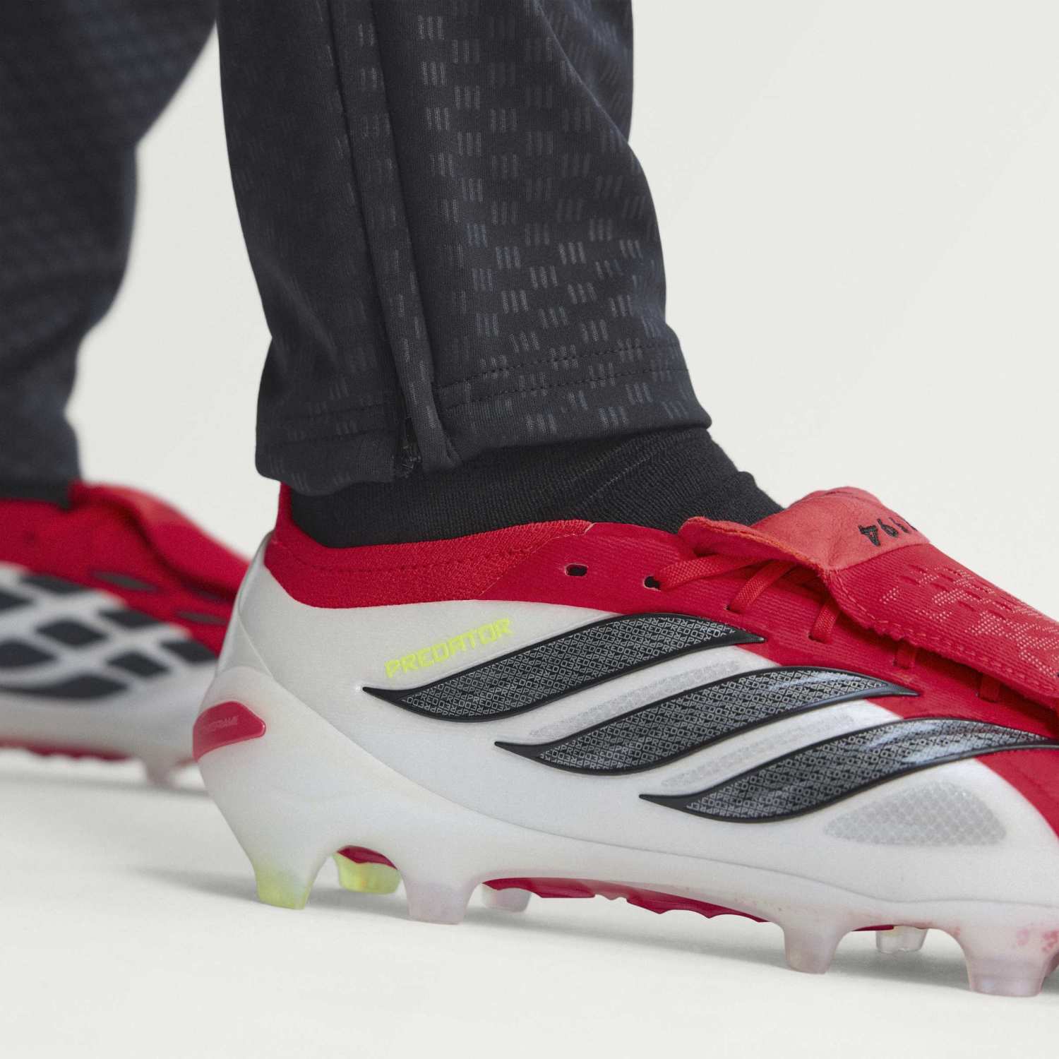 メンズ adidas Predator Elite サッカースパイク タング レッド