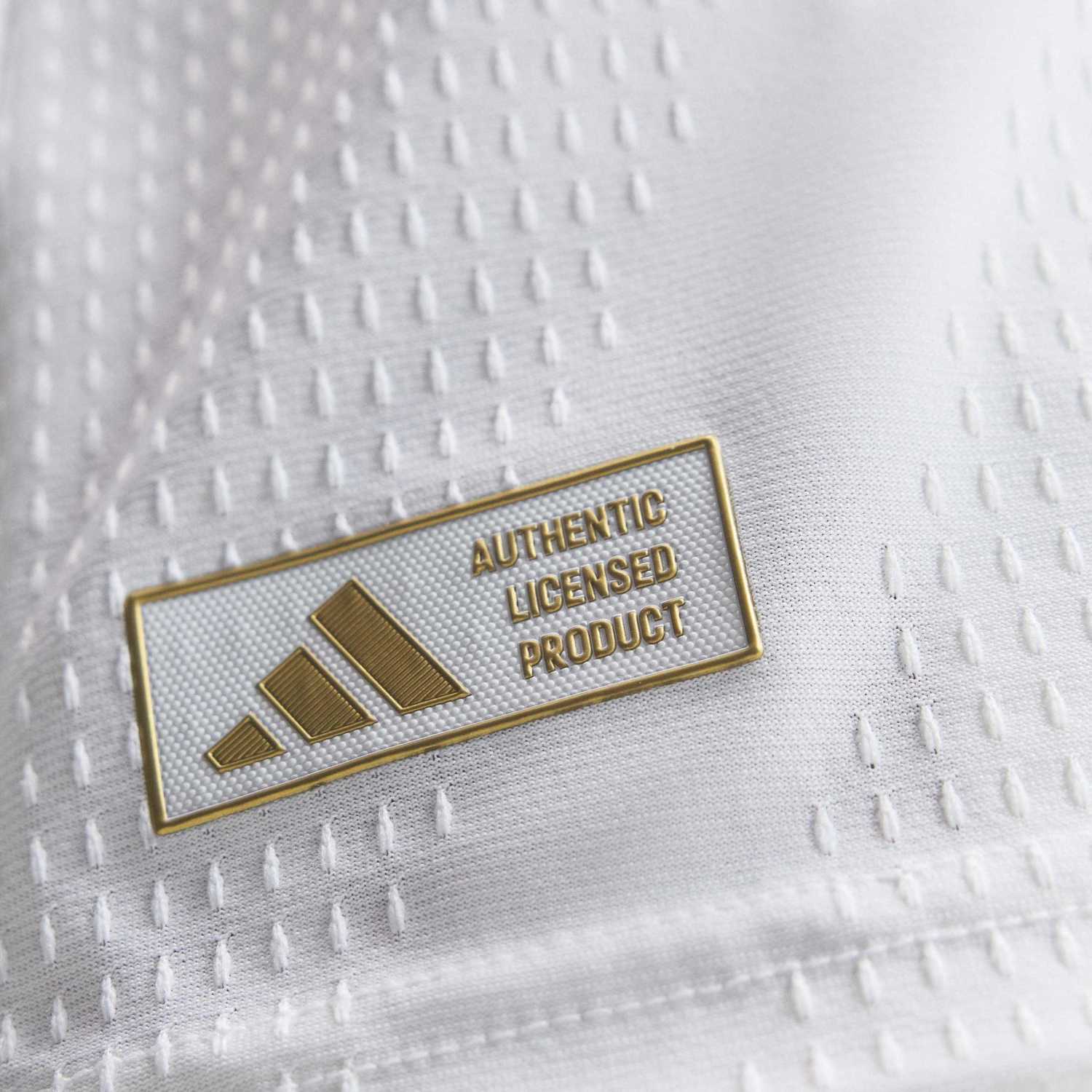 Camiseta Authentic Hombre Manga Larga Primera Equipación Blanca 26/27