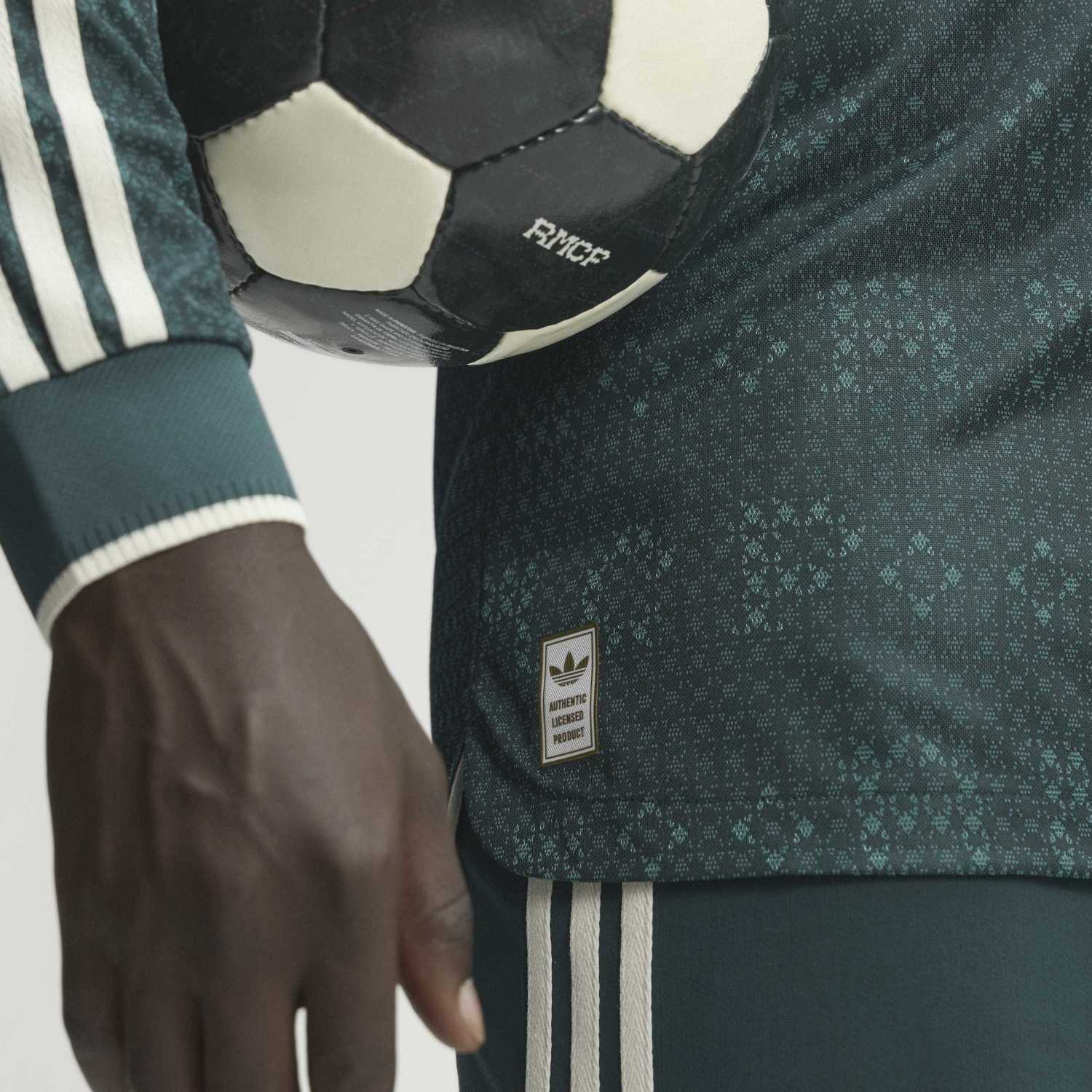 Mens Away Authentic Jersey Long Sleeve Green 26/27