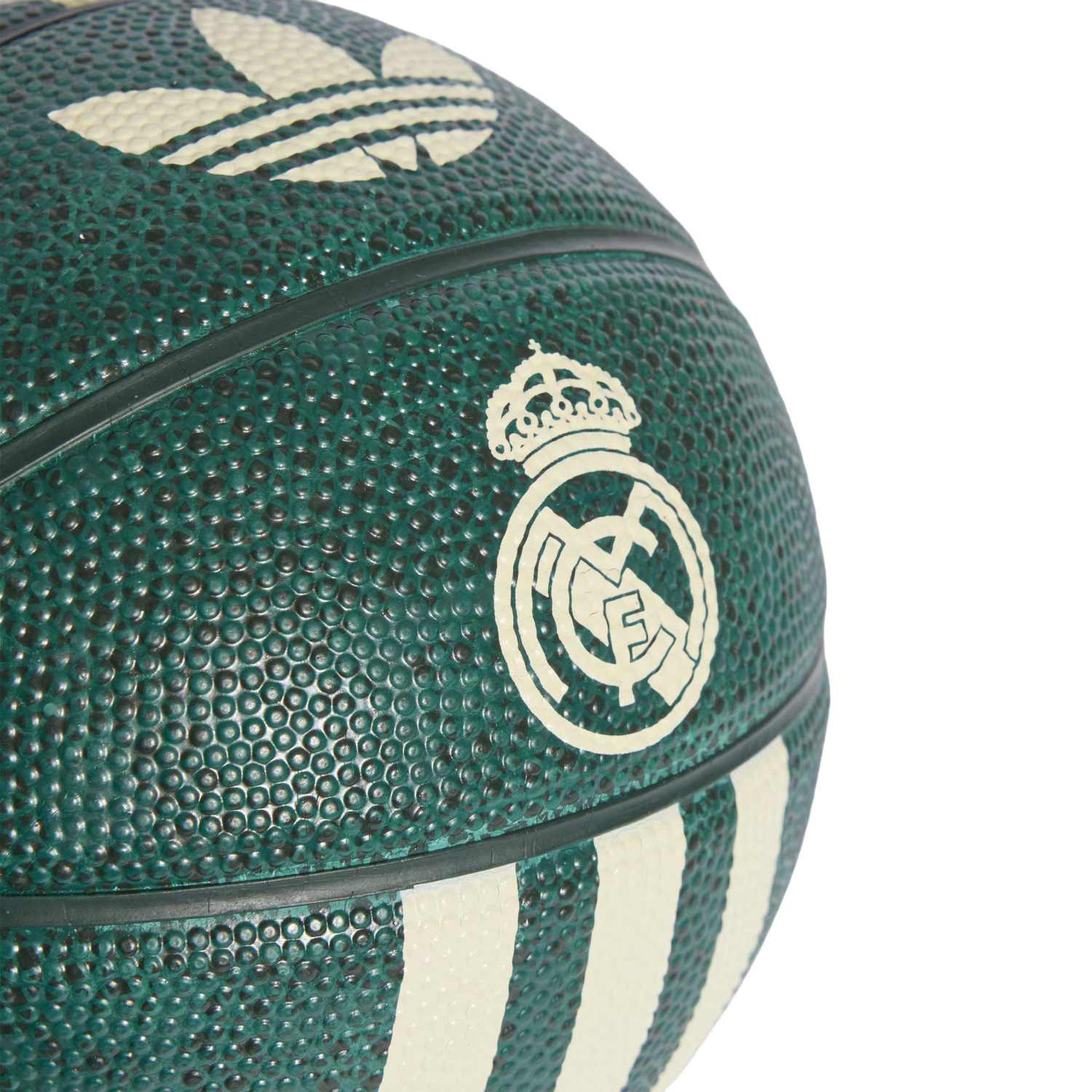 Mini Bola de Basquetebol adidas 26/27