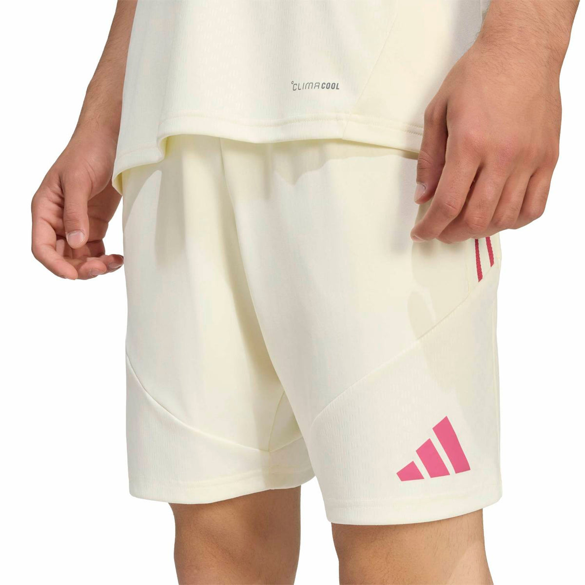 メンズ adidas トレーニング ショートパンツ 26/27 ベージュ