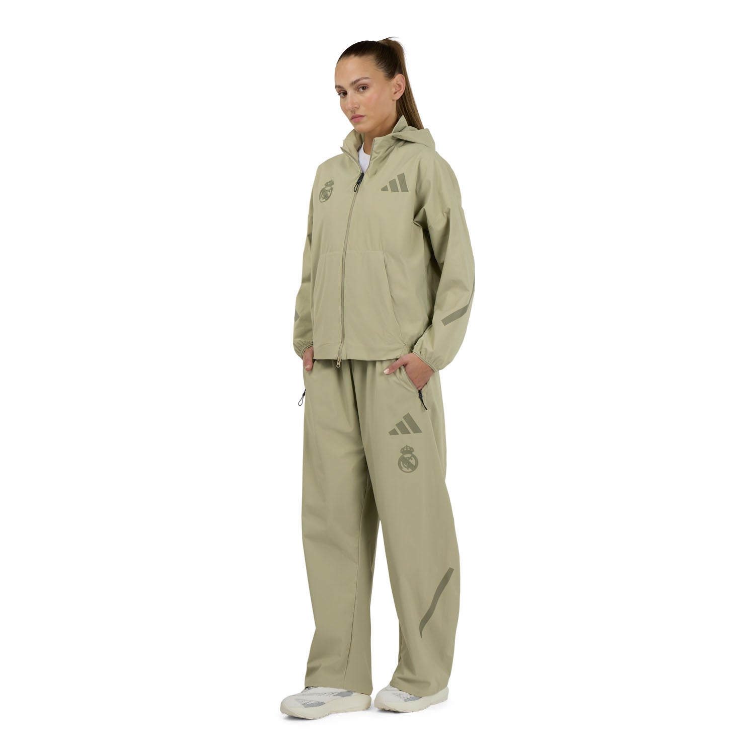 女士 adidas Real Urban Z.N.E. 织物运动上衣 橄榄绿