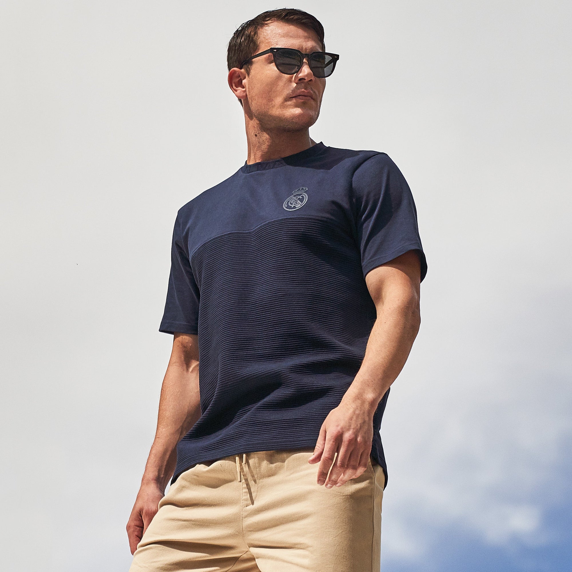 Sakura Unisex Textured Seam T-Shirt Navy