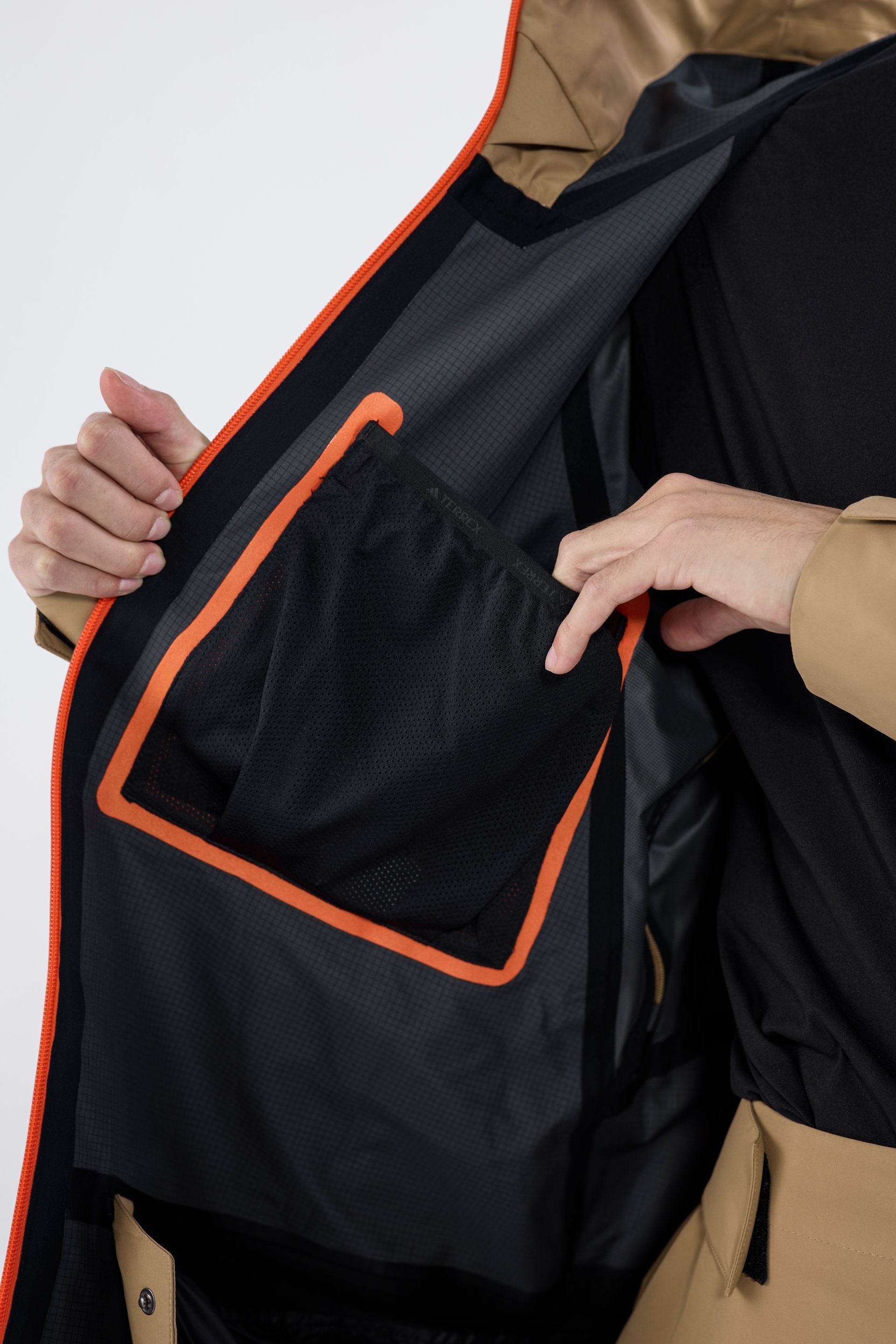 メンズ adidas Terrex CLIMAPROOF+ スノージャケット ブラウン