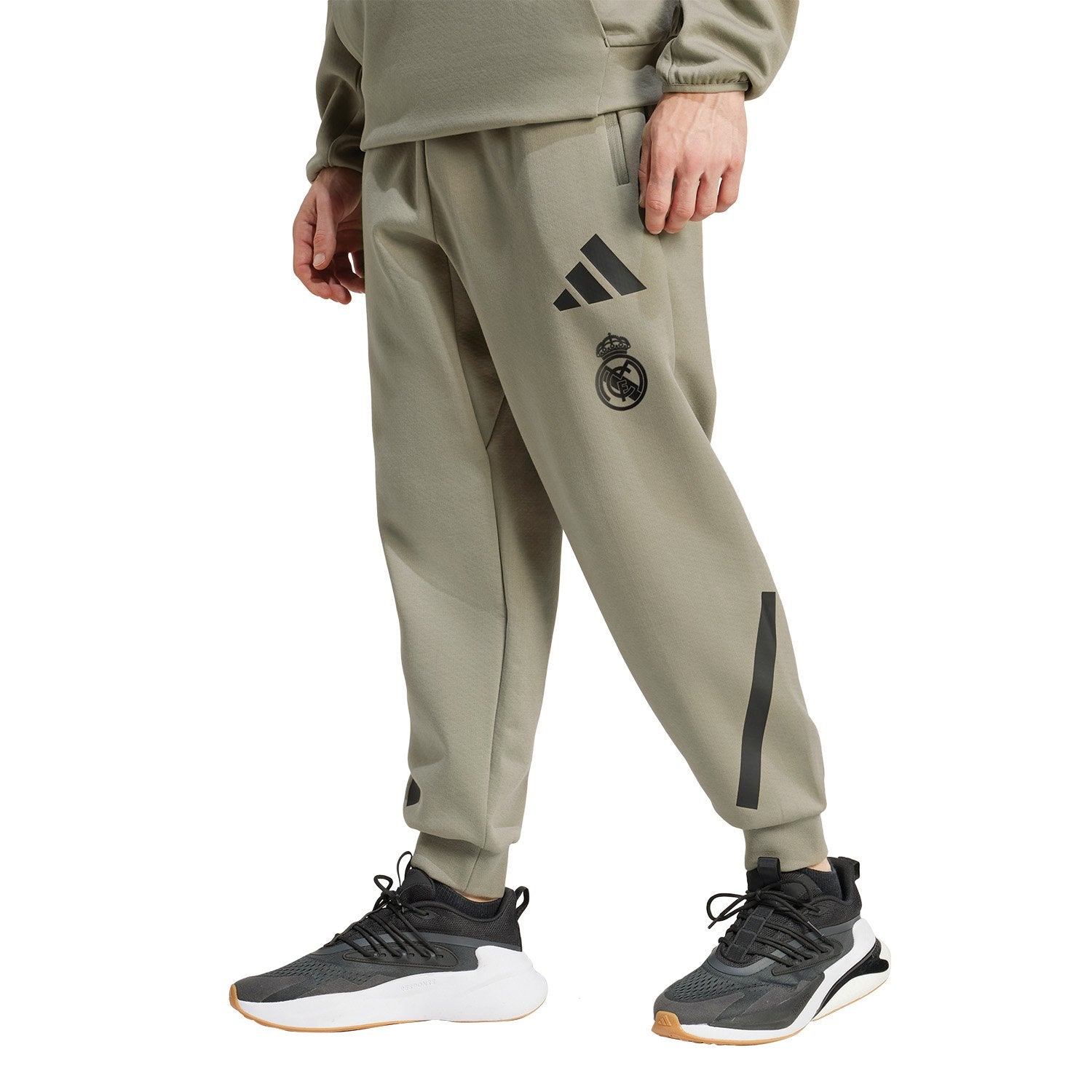 メンズ adidas バッジアップ パンツ クレイ – レアル・マドリードCF
